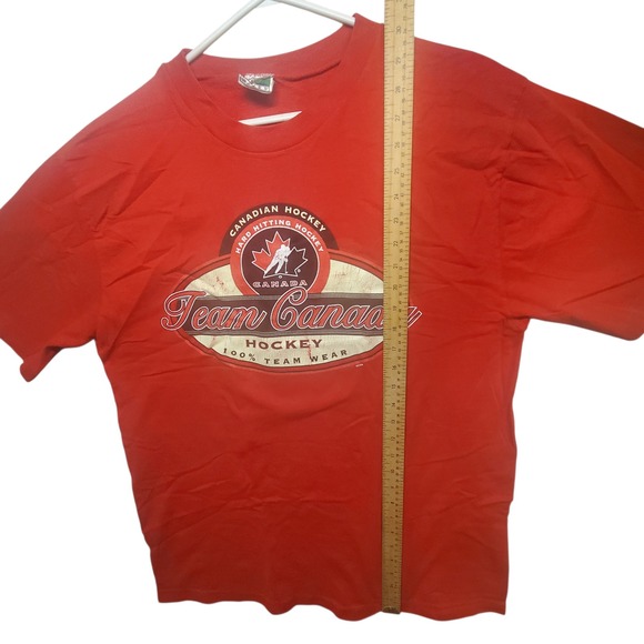 Team Canada Hockey T Shirt Red Size Large Hard Hitting Mens Cotton Team Wear - Picture 5 of 8